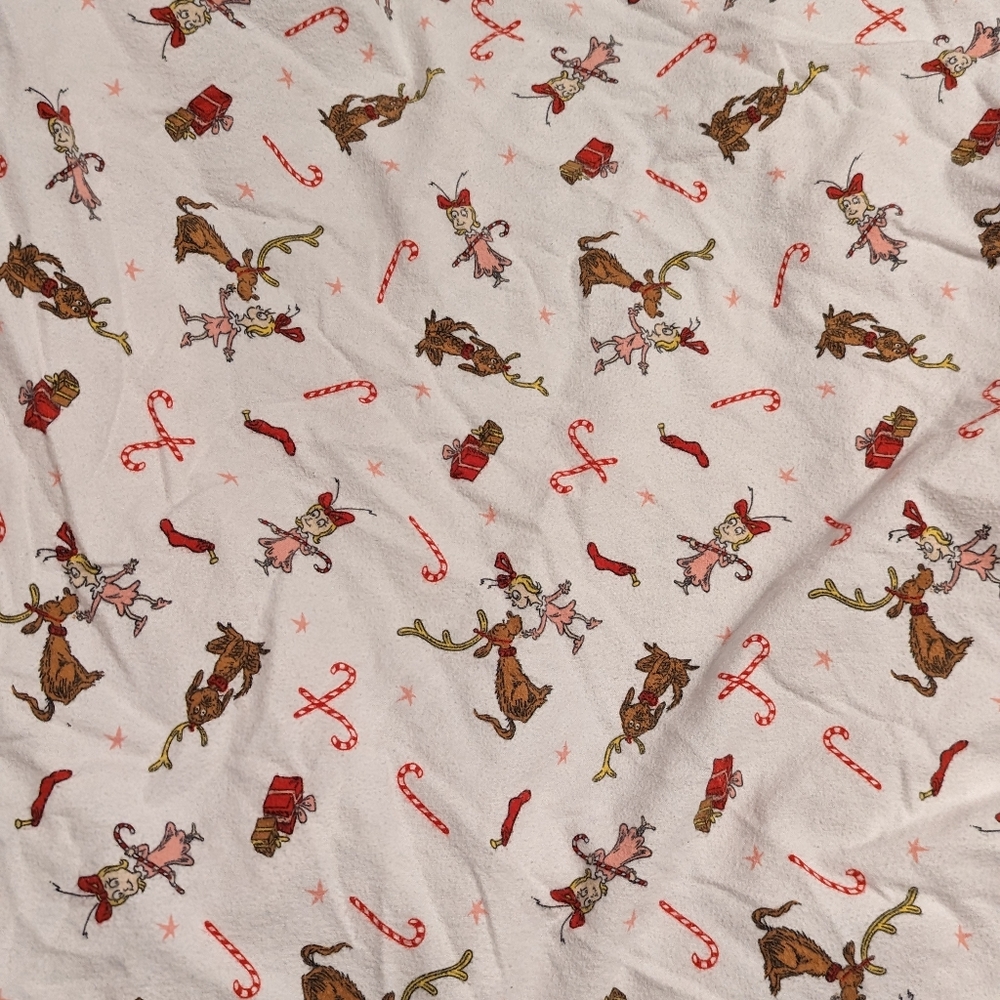 Dr. Seuss Cindy Lou Who and Max Deluxe Flannel Fitted Crib Sheet
